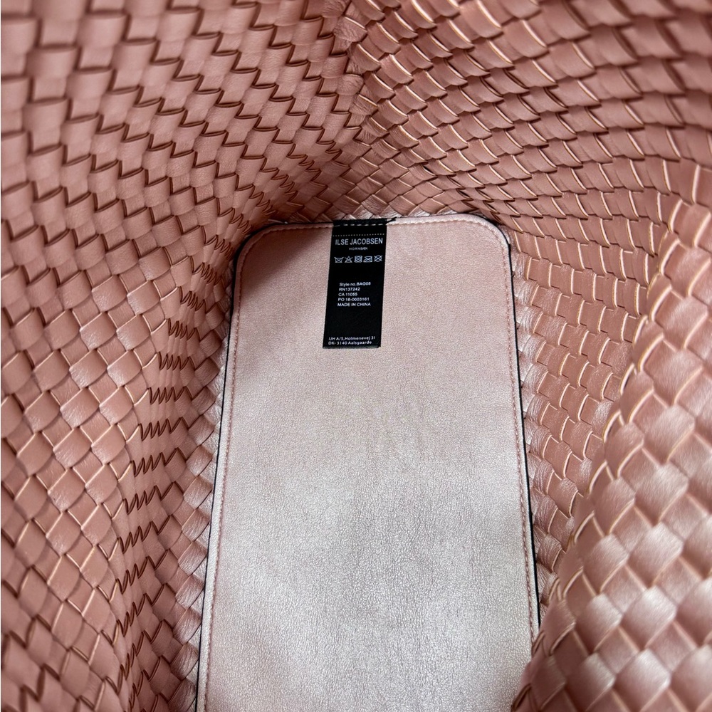 Ilse Jacobsen Reversible Vegan Leather Tote Bag in Metallic Rose/Crystal - Picture 12 of 13